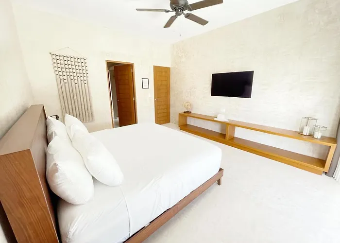 Luxury House Tomanoa - 10pers - 4rooms - Pool - Hotjacuzzi - Speed Wifi -waterfall *