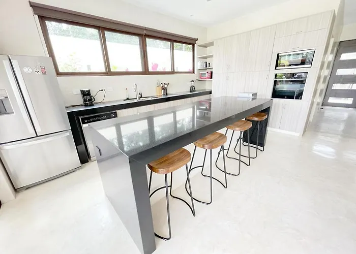 Luxury House Tomanoa - 10pers - 4rooms - Pool - Hotjacuzzi - Speed Wifi -waterfall Tulum