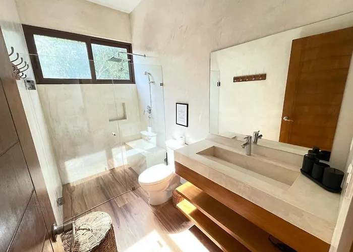 Luxury House Tomanoa - 10pers - 4rooms - Pool - Hotjacuzzi - Speed Wifi -waterfall Villa