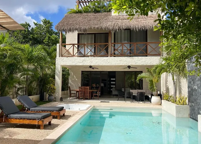 Villa Luxury House Tomanoa - 10pers - 4rooms - Pool - Hotjacuzzi - Speed Wifi -waterfall