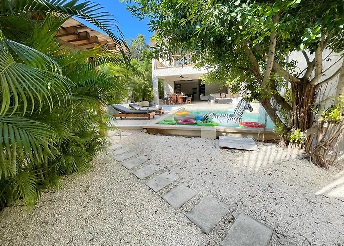 Luxury House Tomanoa - 10pers - 4rooms - Pool - Hotjacuzzi - Speed Wifi -waterfall Villa